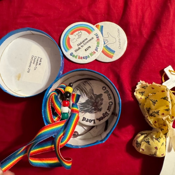 15 PC Christian Religion Set: Wall Decor Frames, Buttons, Bag, Crosses & More - Picture 11 of 11